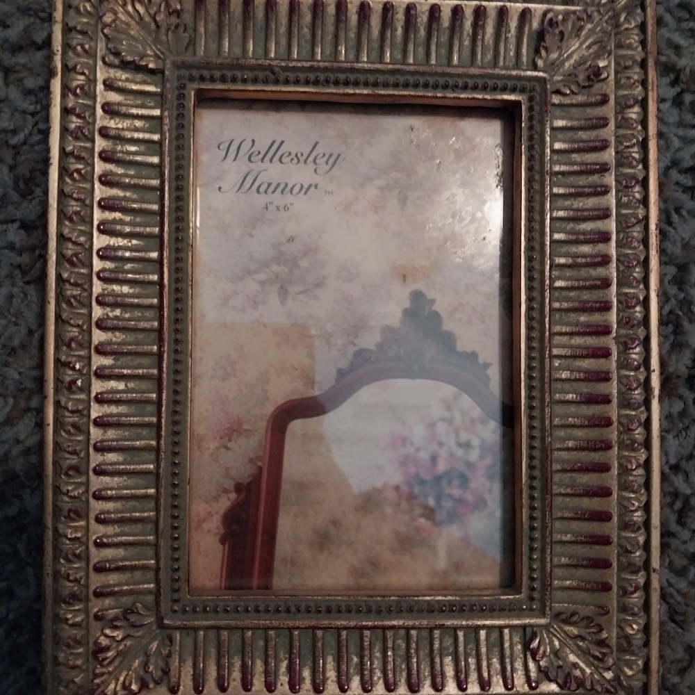 Gold Toned  Photo Frame, NWOT